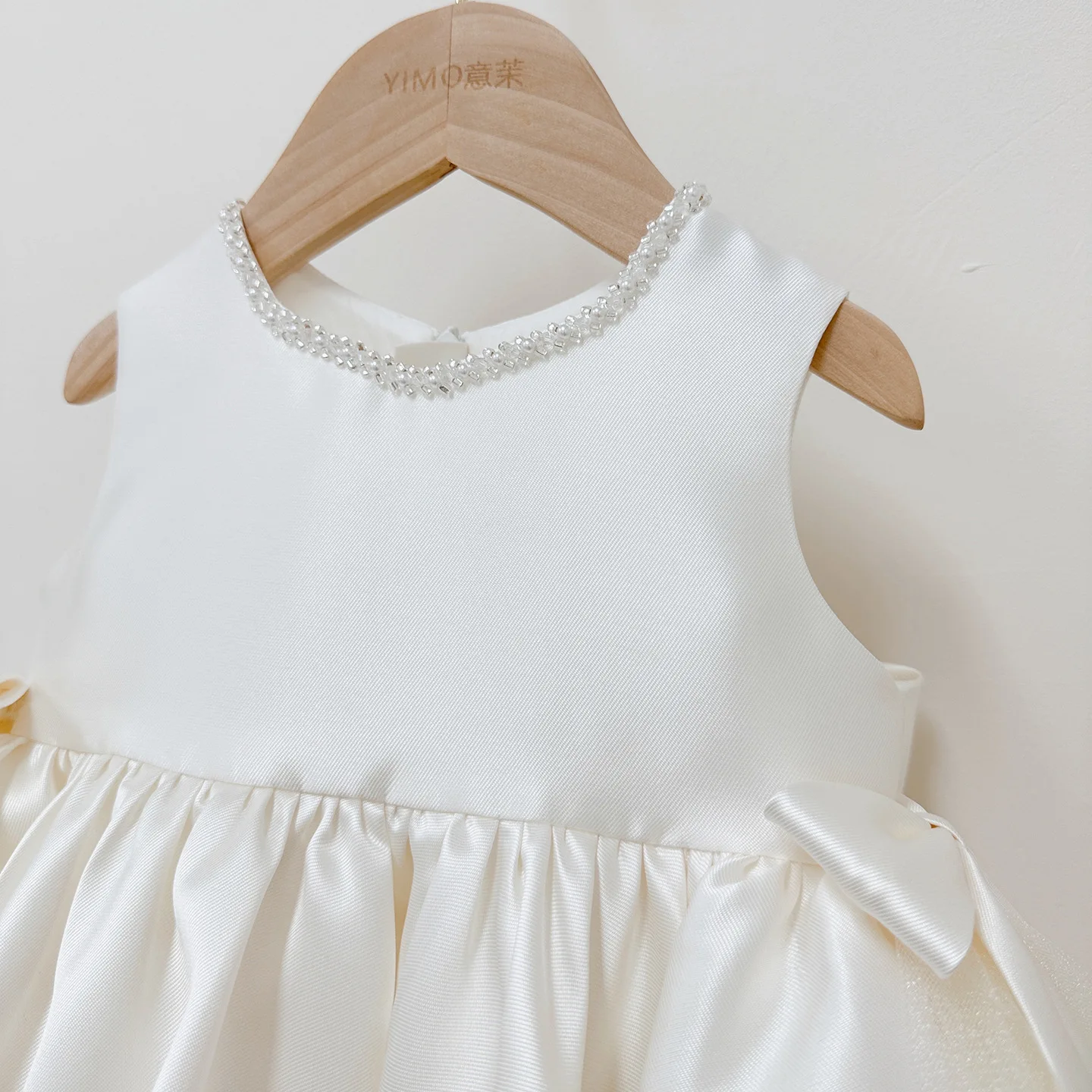 女の赤ちゃんプリンセスドレス誕生日パーティー固体ノースリーブ - Baby Clothing High End のレビューと価格